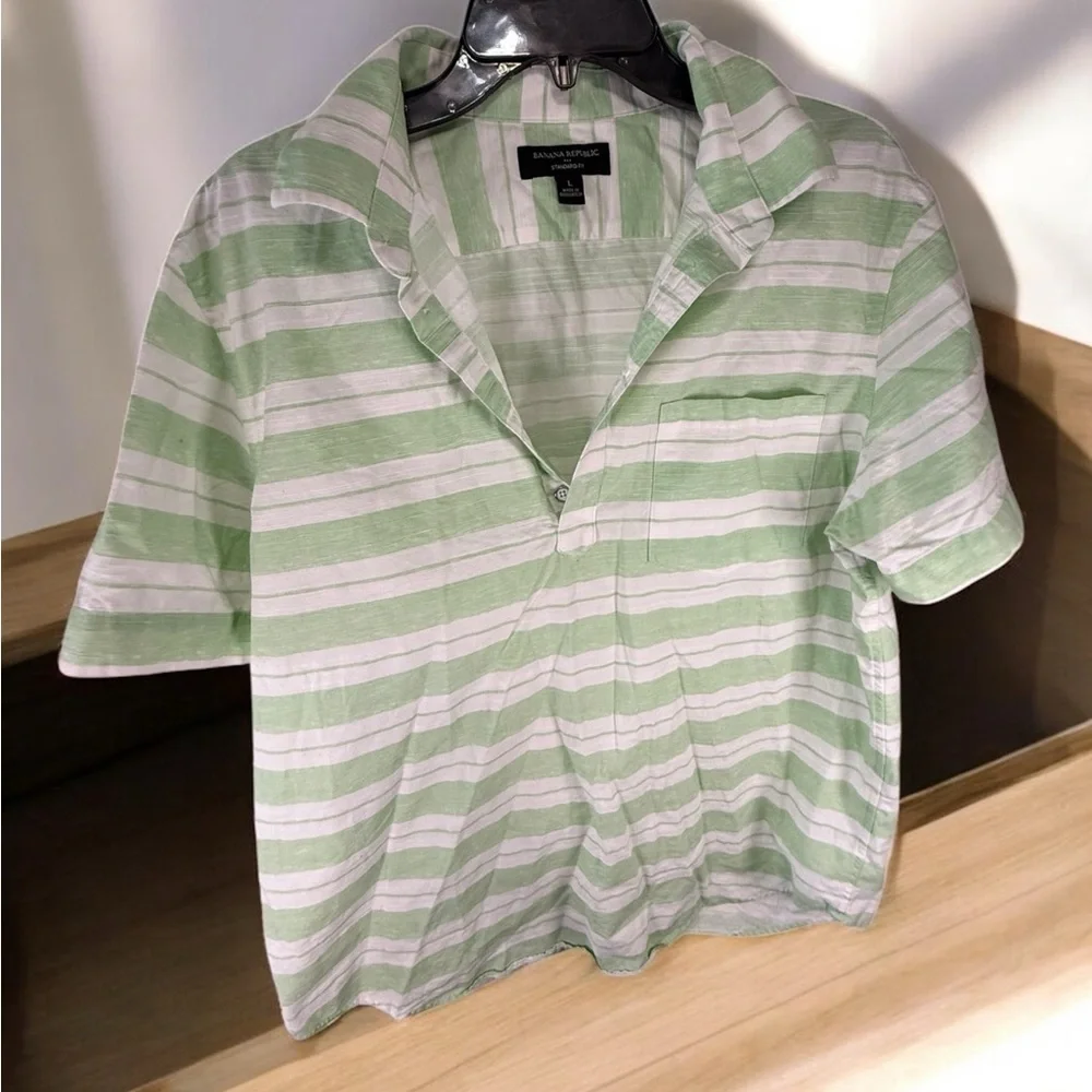 Banana Republic Sage Green White Stripe 100% cotton Short Sleeve Shirt Size L